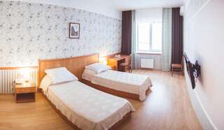 Гостиница Парад Парк Отель Томск Стандартный двухместный номер с 2 отдельными кроватями-2